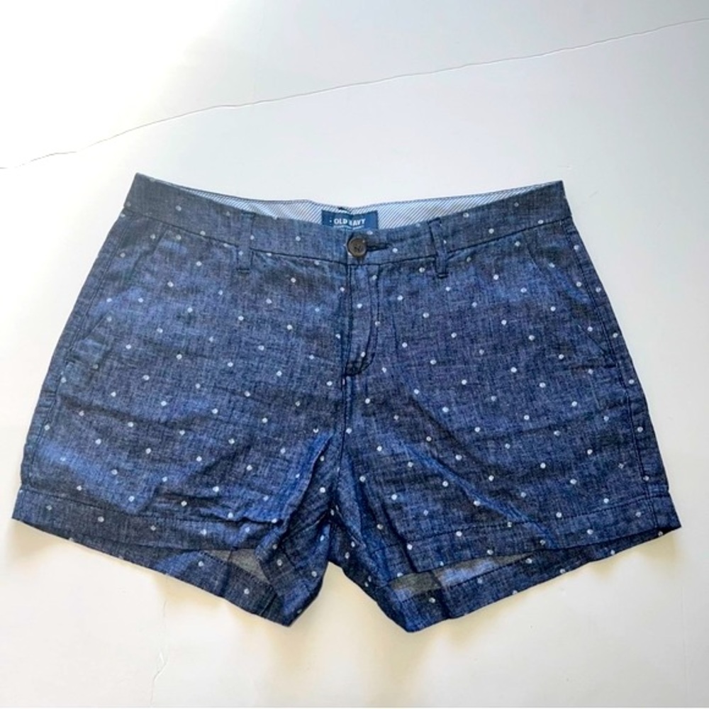 • Old Navy everyday shorts •